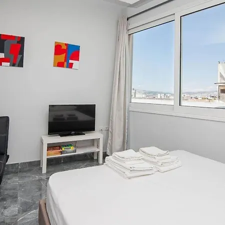Comfy Flat, Center *