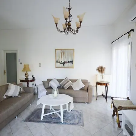 Spacious 2 Bedroom At Glifada * Athens
