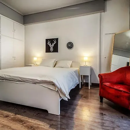Apartment Beautiful And Cozy Next To Center Athens