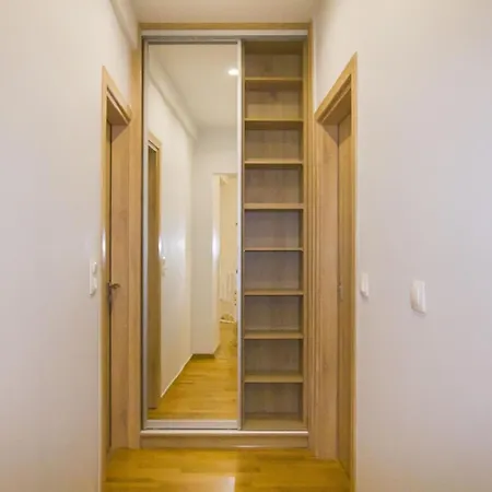 Luxurious Near Ampelokipoi Metro Station Atene