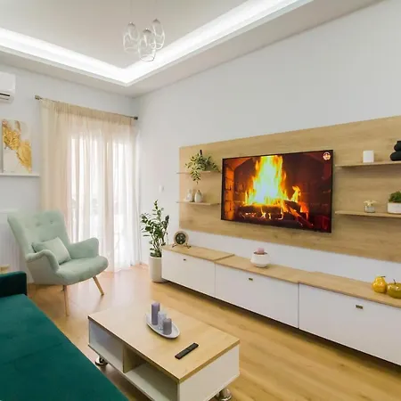 Luxurious Near Ampelokipoi Metro Station Appartamento Atene