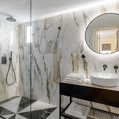 Your 4 Bdrm Dream House Acropolis View & Jacuzzi