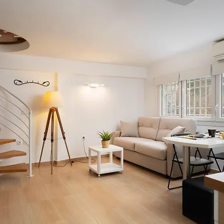 Modern Two Level In The Heart Of * אתונה