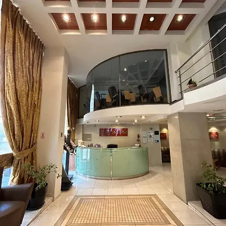 Golden Hotel