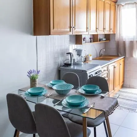 Cozy Airbnb In Apartment