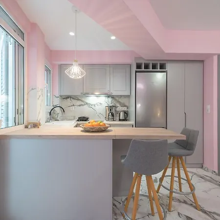 The Courtyard Oasis Apartment