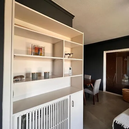 Quiet And Cozy Of New Psihiko No 6 Apartment