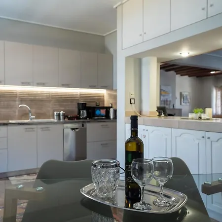 Spacious Apt! Glyfada Downtown! Next To The Beach!