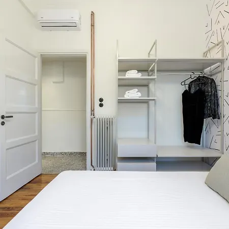 Your 4 Bdrm Dream House Acropolis View & Jacuzzi Appartamento Atene
