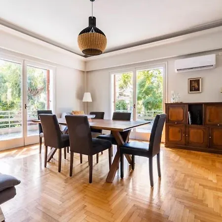 Spacious Renovated Flat In The Riviera Apartment *