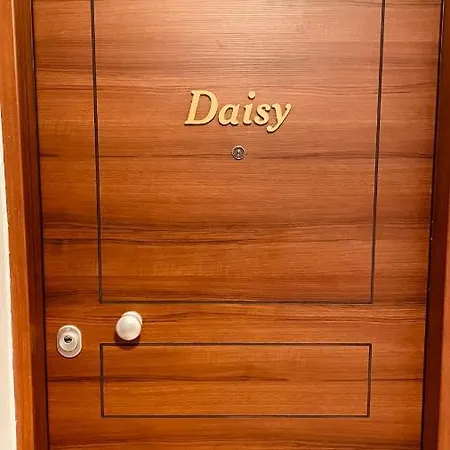 Daisy 15 Min To Acropolis Apartment *