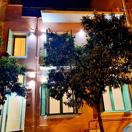 Life Metro Ambelokipi Apartment
