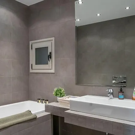Apartment Brand-new In Glifada Athens