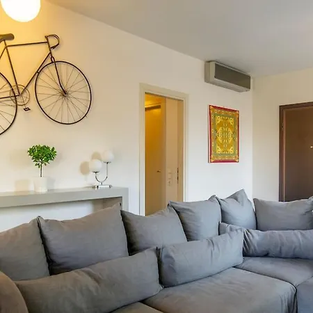 Brand-new In Glifada Apartment Athens