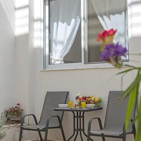 Hébergement de vacances Townhouse In The Historical Centre Of *