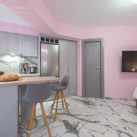 The Courtyard Oasis Apartment *
