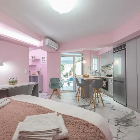 The Courtyard Oasis Apartment *