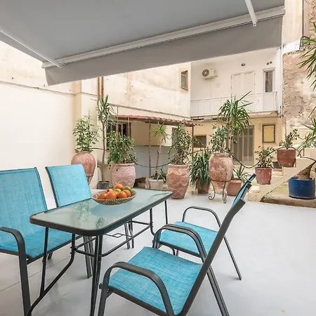 The Courtyard Oasis Apartment *