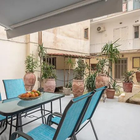 Apartment The Courtyard Oasis