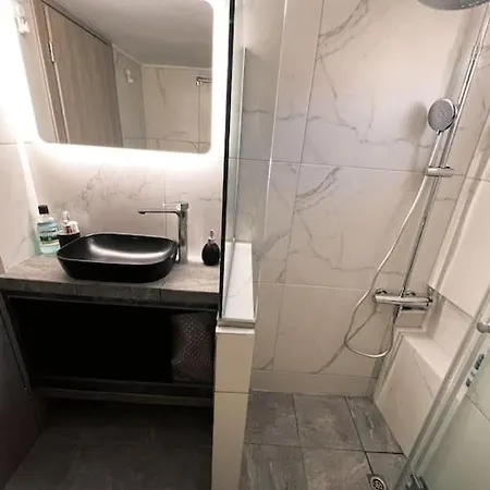 Minimal 3br In * Aten