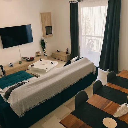 Minimal 3br In * Aten