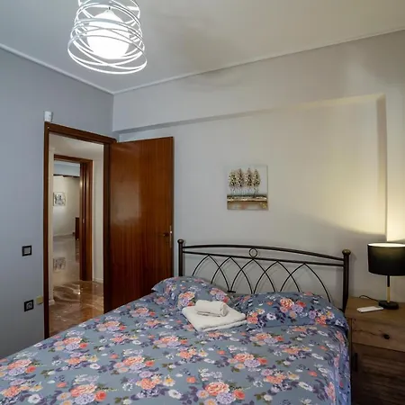 Spacious Apt! Glyfada Downtown! Next To The Beach! Athens