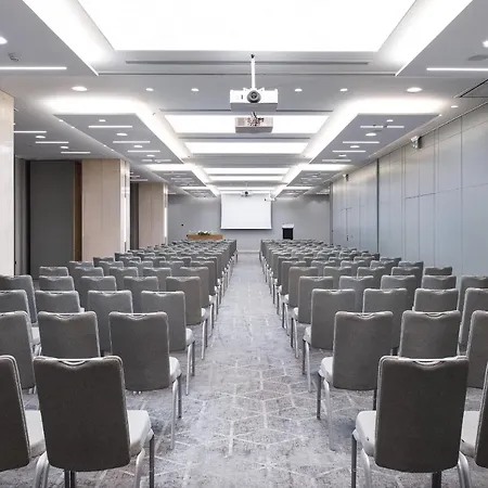 Crowne Plaza Centre By Ihg 5*