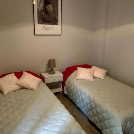 Nice& Cozy Flat 1min From The Heart Of Athens.wifi * Athens