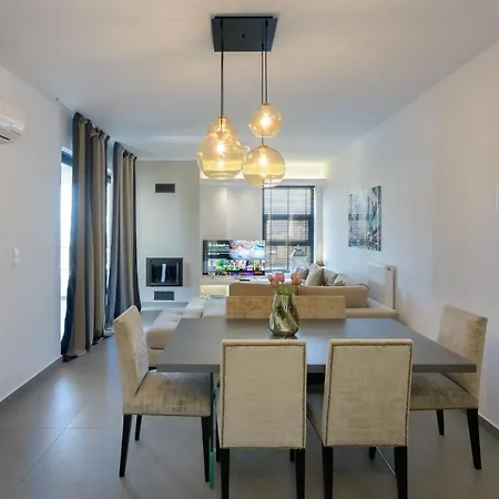 Stylish 2br Flat With Stunning Views & Prv Parking Apartment Athens