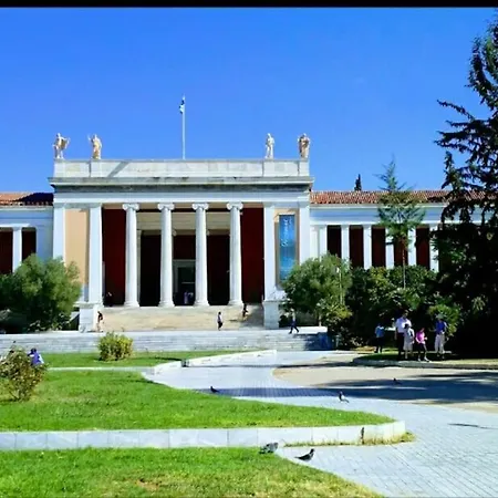 Nice& Cozy Flat 1min From The Heart Of Athens.wifi * Athens