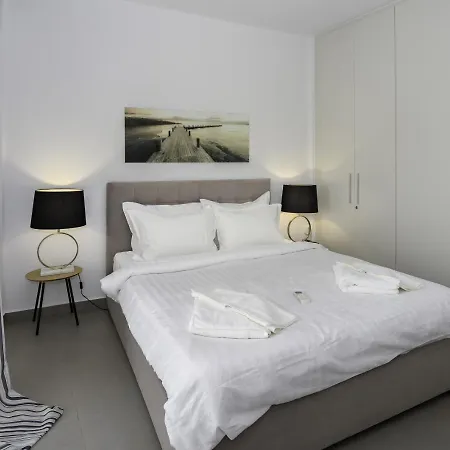 Stylish 2br Flat With Stunning Views & Prv Parking