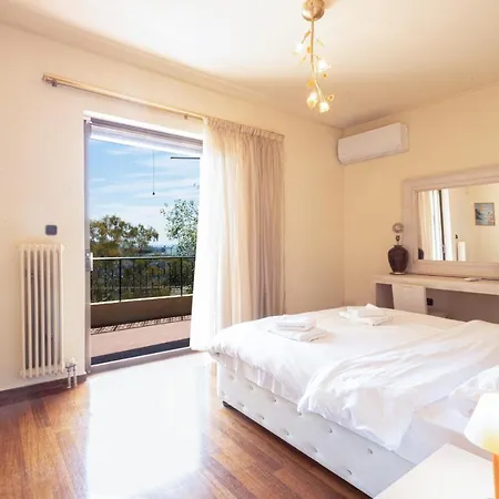 Seaside With 3 Bdrm And Shared Pool! Apartment