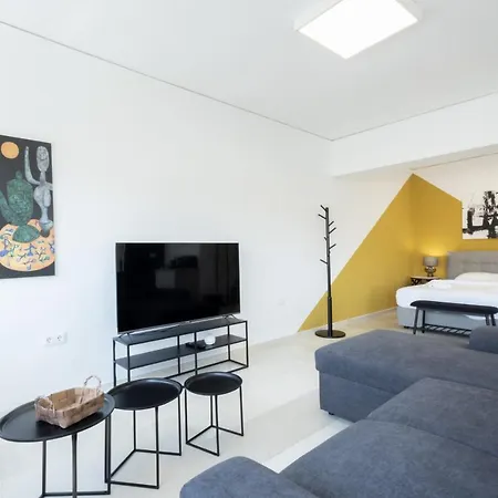 Hip And Fun A Apartment