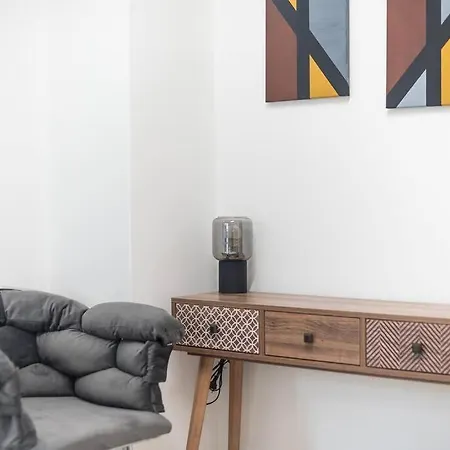 Ano Patisia Station Apartment
