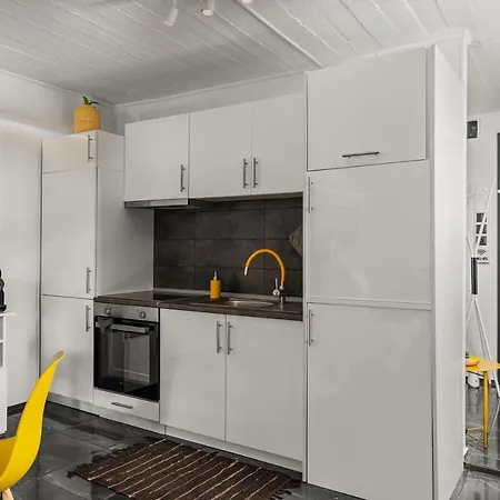 Luxe House In Glyfada With Near Metro Station C8 Дом отдыха *