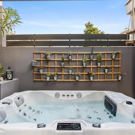 Luxe House In Glyfada With Near Metro Station C8 *
