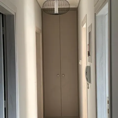 Spacious Modern 2 Bedroom South Coast Of شقة