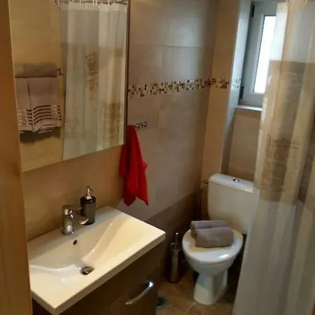 Nice& Cozy Flat 1min From The Heart Of Athens.wifi *