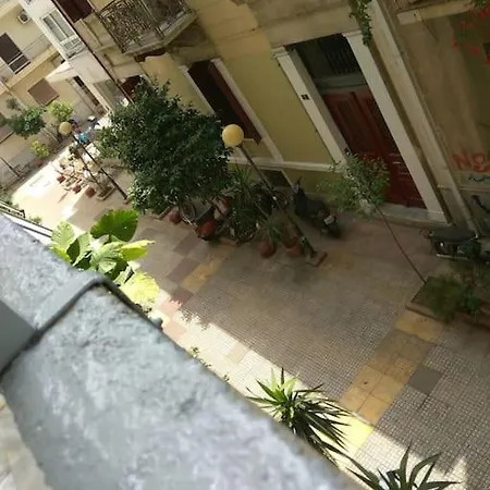 Nice& Cozy Flat 1min From The Heart Of Athens.wifi *