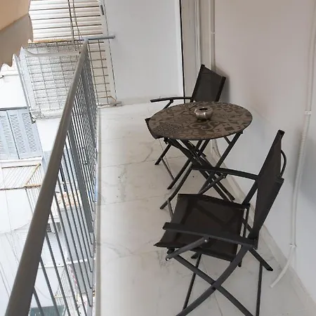 Medluxe Cozy Apartment! Aten