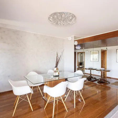 Seaside With 3 Bdrm And Shared Pool! Apartment *