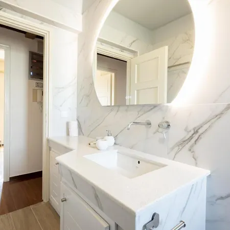 Apartment Seaside With 3 Bdrm And Shared Pool! *