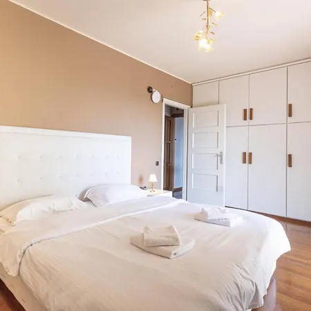 Apartment Seaside With 3 Bdrm And Shared Pool! Athens