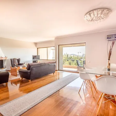 Seaside With 3 Bdrm And Shared Pool!
