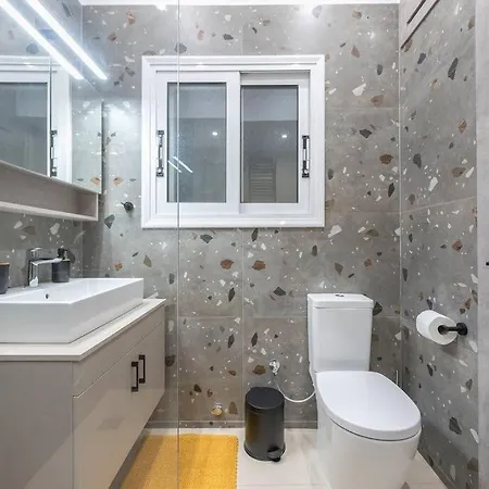 Apartment Ano Patisia Station *