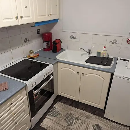 Cozy Apartm.near Metro Ag.marina Apartment *