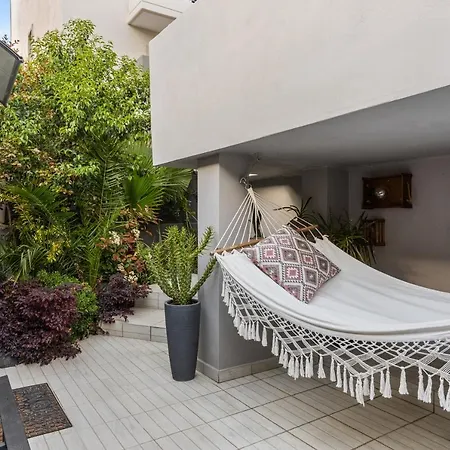 Luxe House In Glyfada With Near Metro Station C8 Athens