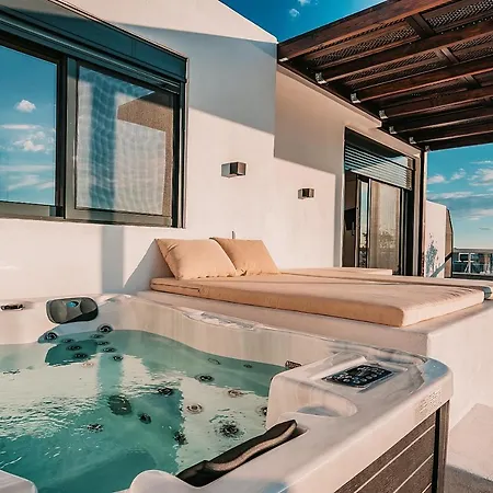 With Magical View & Jacuzzi Ateny