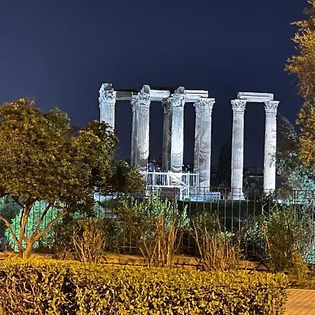 Christina-anna Athens: Center Near Acropolis And National Gardens Apartment