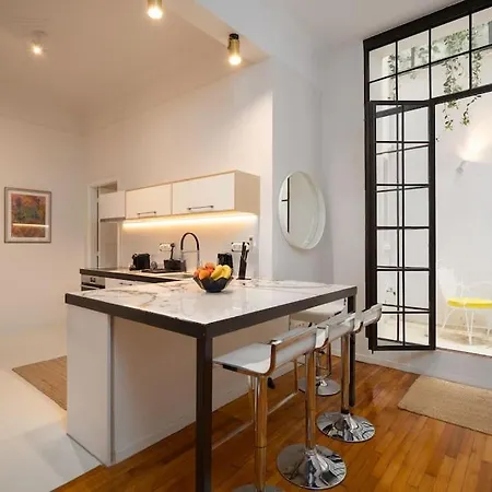 Ebullience - Stylish & Chic Apartment